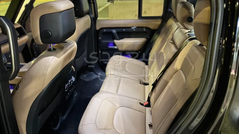 2025 لاند روفر ديفيندر اتش اس اي