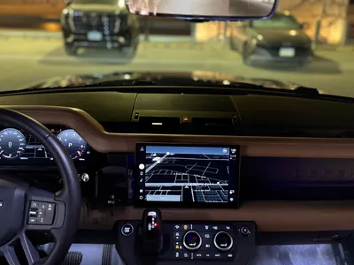 2025 لاند روفر ديفيندر اتش اس اي