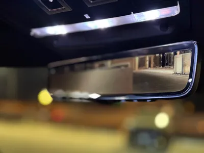 2025 لاند روفر ديفيندر اتش اس اي