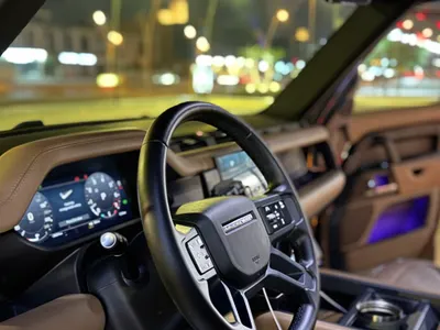 2025 لاند روفر ديفيندر اتش اس اي