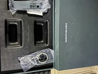 2025 لاند روفر ديفيندر اتش اس اي