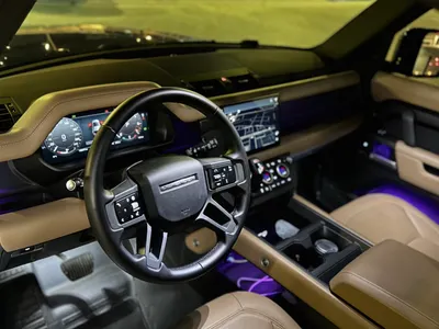 2025 لاند روفر ديفيندر اتش اس اي