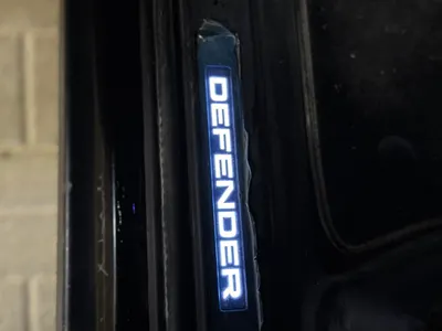 2025 لاند روفر ديفيندر اتش اس اي