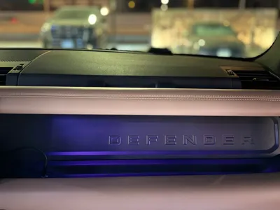 2025 لاند روفر ديفيندر اتش اس اي