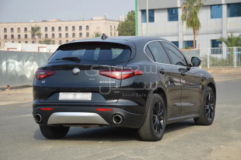 2020 الفا روميو ستيلفيو