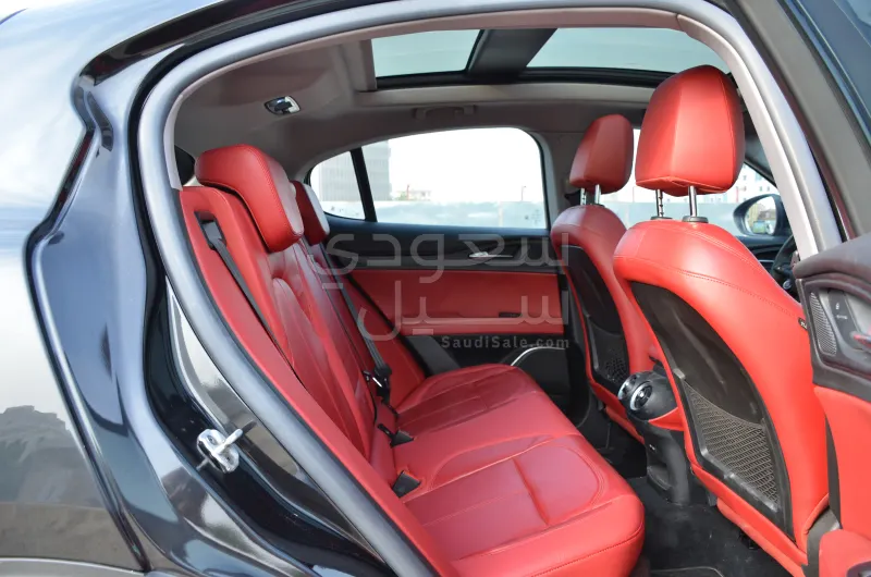 2020 الفا روميو ستيلفيو