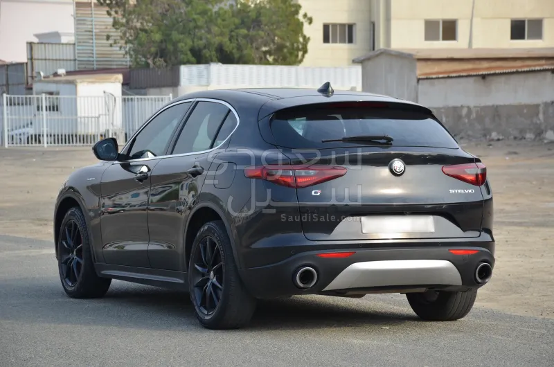 2020 الفا روميو ستيلفيو