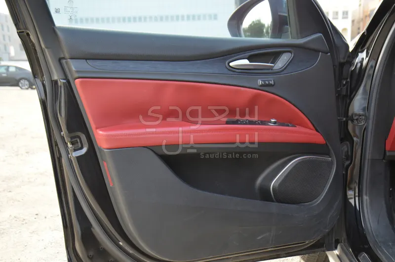 2020 الفا روميو ستيلفيو