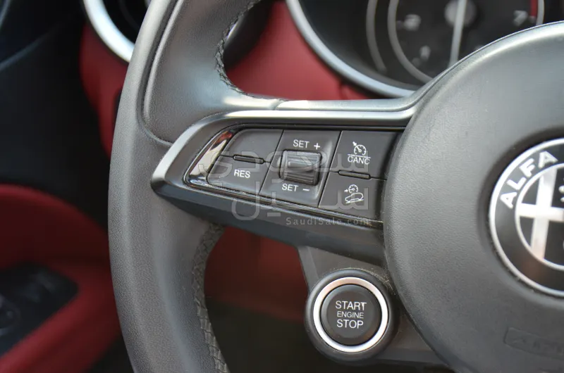 2020 الفا روميو ستيلفيو