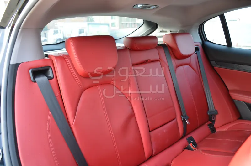 2020 الفا روميو ستيلفيو