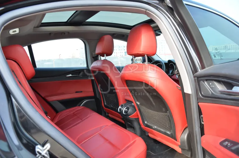 2020 الفا روميو ستيلفيو