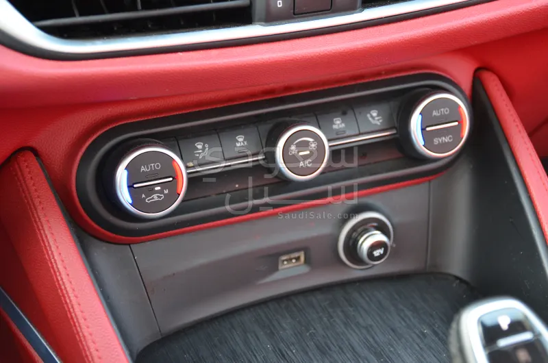 2020 الفا روميو ستيلفيو