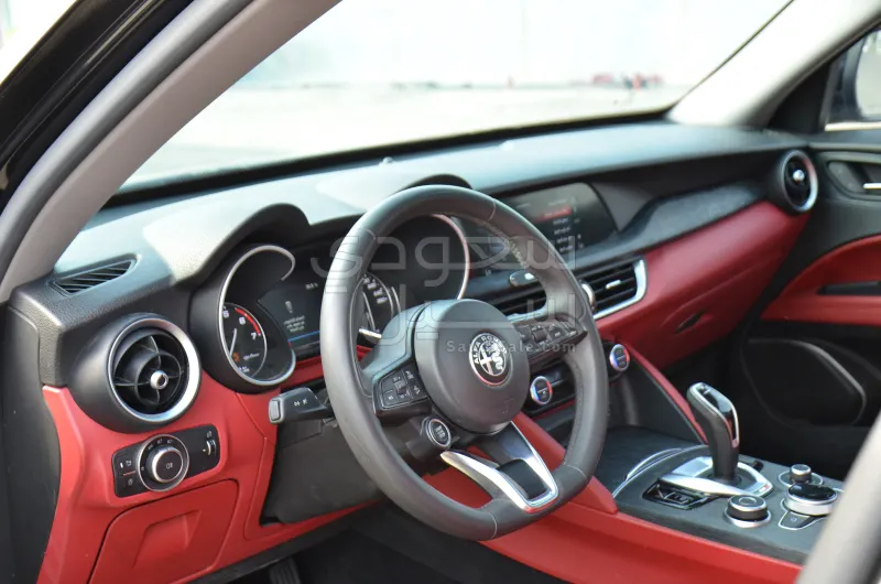 2020 الفا روميو ستيلفيو