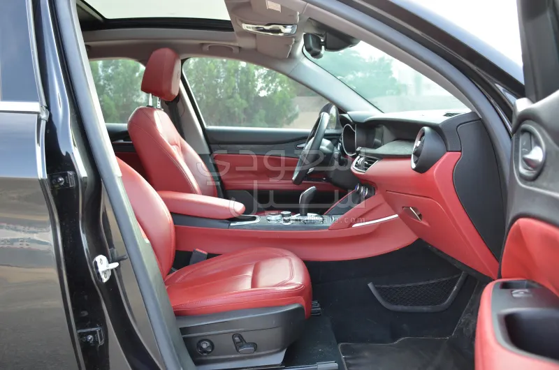 2020 الفا روميو ستيلفيو