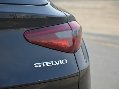 2020 الفا روميو ستيلفيو