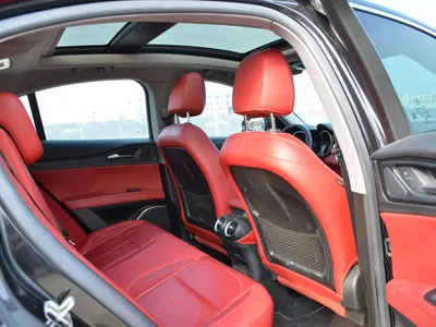 2020 الفا روميو ستيلفيو