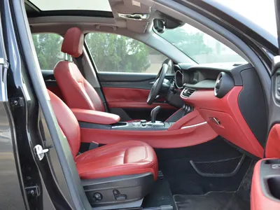 2020 الفا روميو ستيلفيو