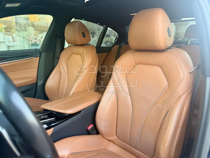 2019 بي ام دبليو الفئة الخامسة 520 أي إم كت