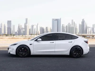 2025 تيسلا 3موديل بيرفورمانس