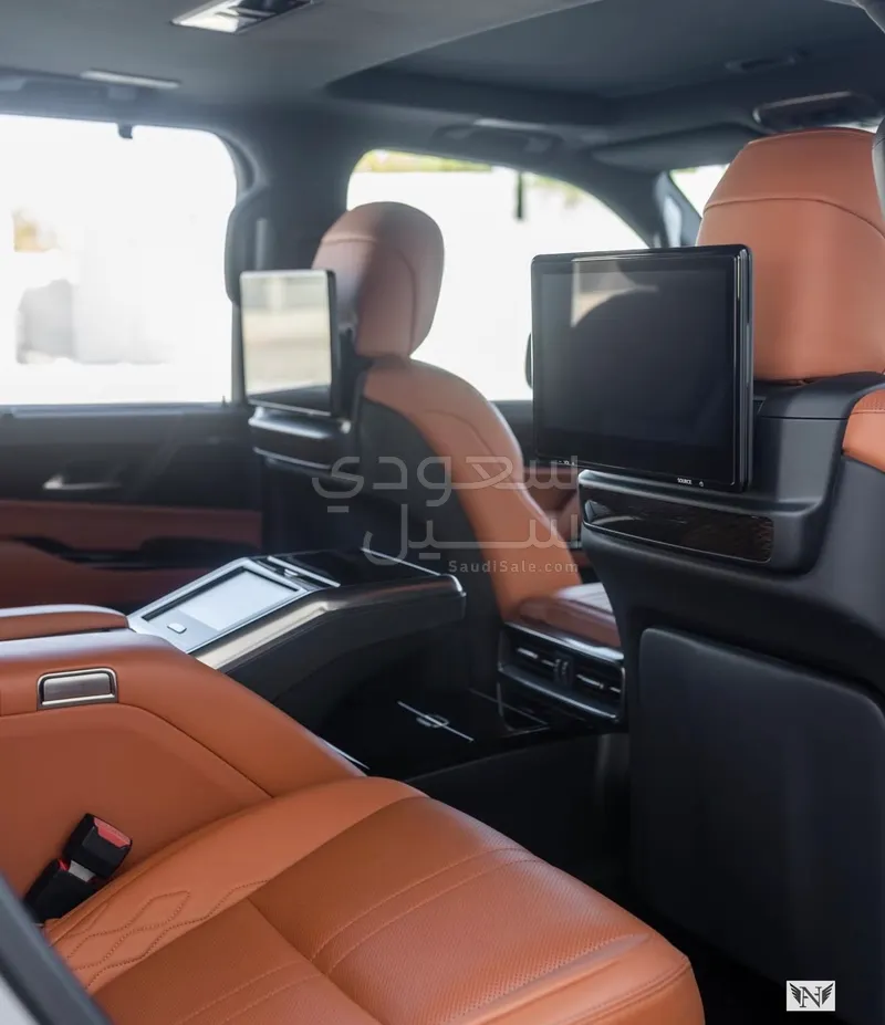 2023 لكزس إل إكس 600 في أي بي