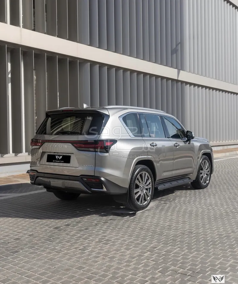 2023 لكزس إل إكس 600 في أي بي