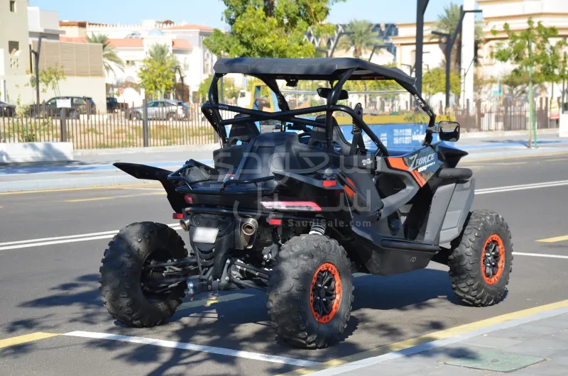 2023 سي إف موتو زد فورس 1000