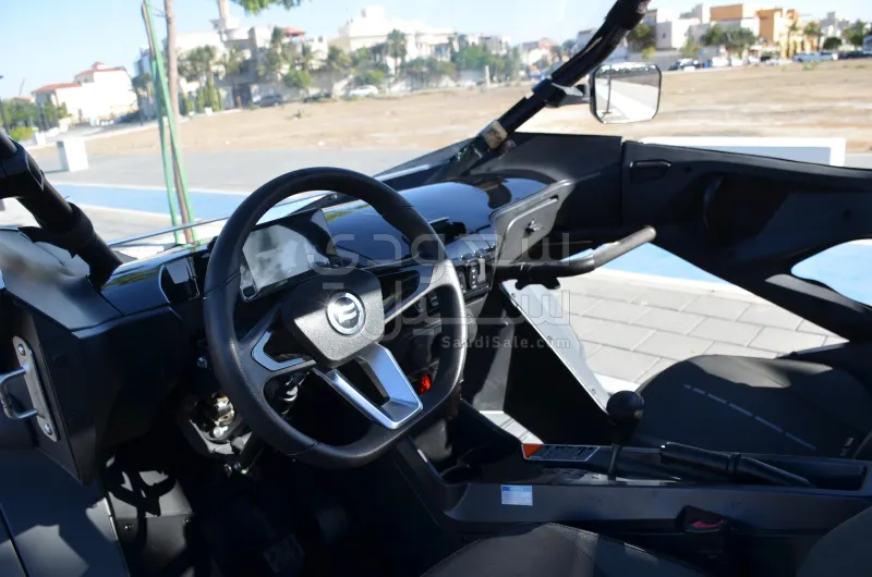 2023 سي إف موتو زد فورس 1000