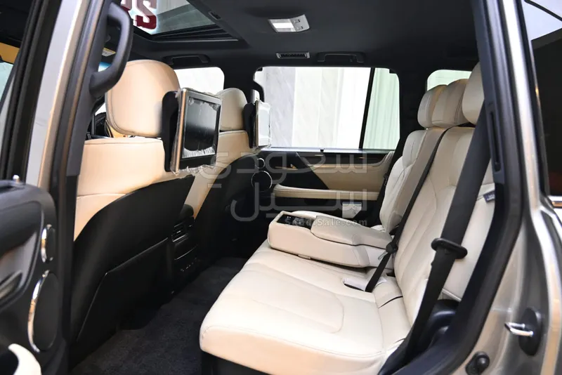 2017 لكزس إل إكس 570