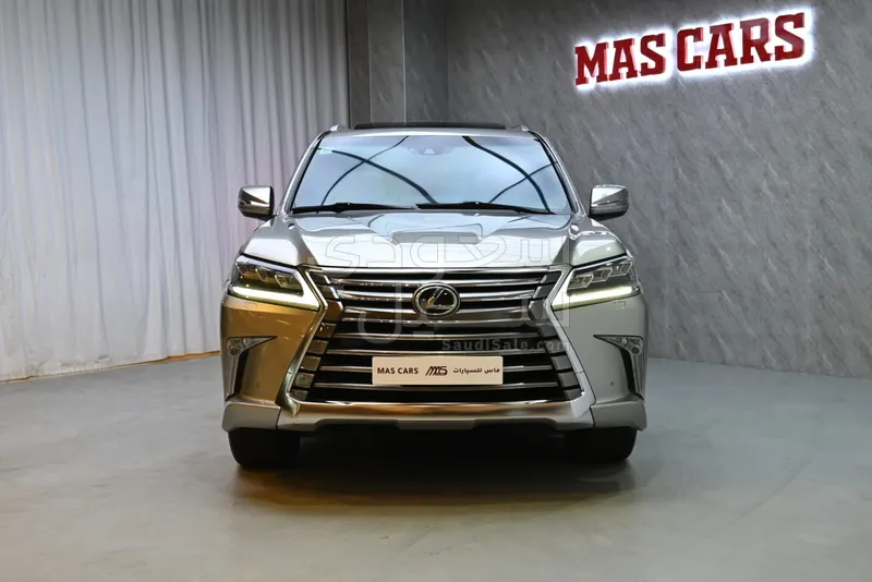 2017 لكزس إل إكس 570