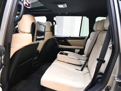 2017 لكزس إل إكس 570