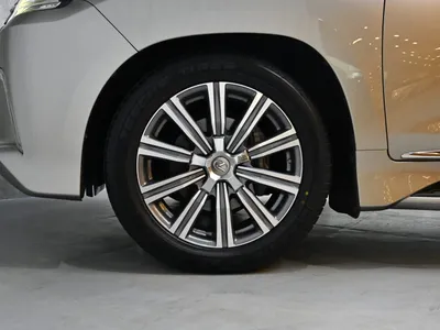 2017 لكزس إل إكس 570