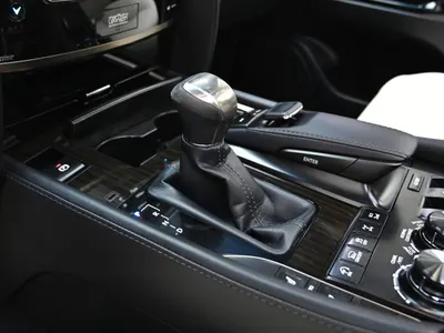 2017 لكزس إل إكس 570