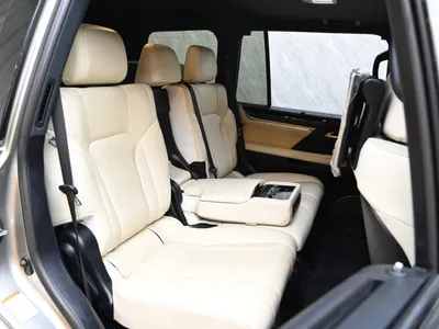 2017 لكزس إل إكس 570