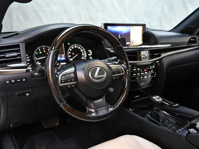 2017 لكزس إل إكس 570