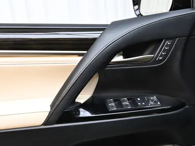 2017 لكزس إل إكس 570