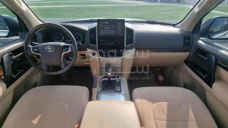 2021 تويوتا لاند كروزر جي اكس ار