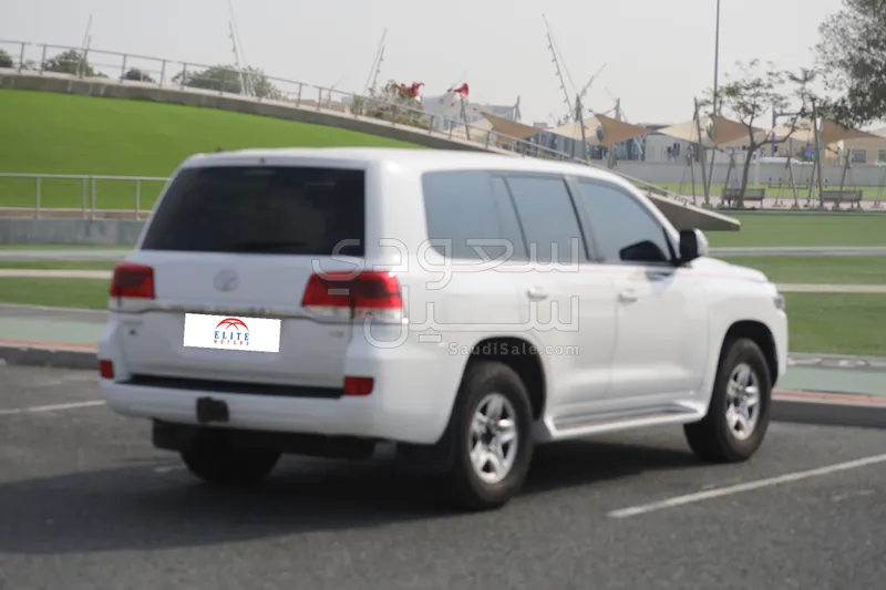 2021 تويوتا لاند كروزر جي اكس ار