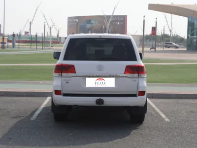 2021 تويوتا لاند كروزر جي اكس ار