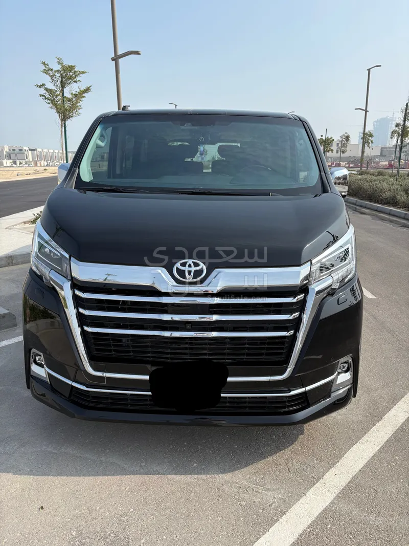 2025 تويوتا جرانفيا بريميوم