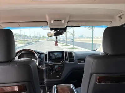 2025 تويوتا جرانفيا بريميوم