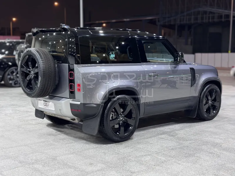 2024 لاند روفر ديفيندر اتش اس اي