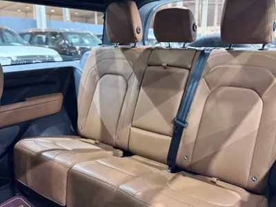 2024 لاند روفر ديفيندر اتش اس اي