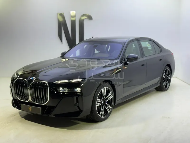 2026 بي ام دبليو الفئة السابعة 735أي