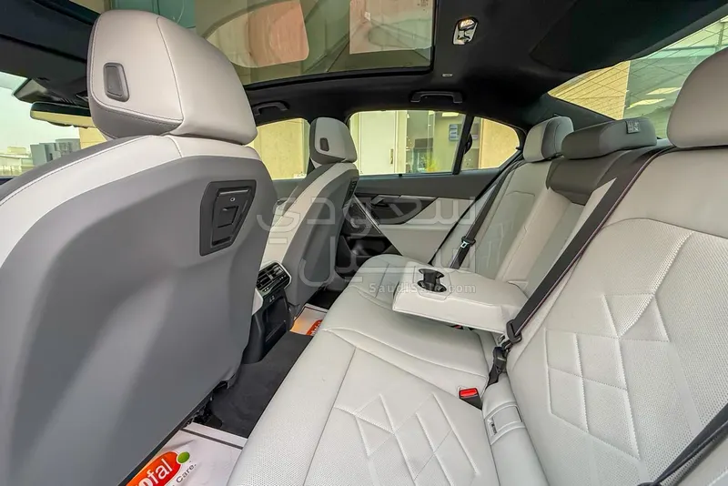 2026 بي ام دبليو الفئة الخامسة 530 أي