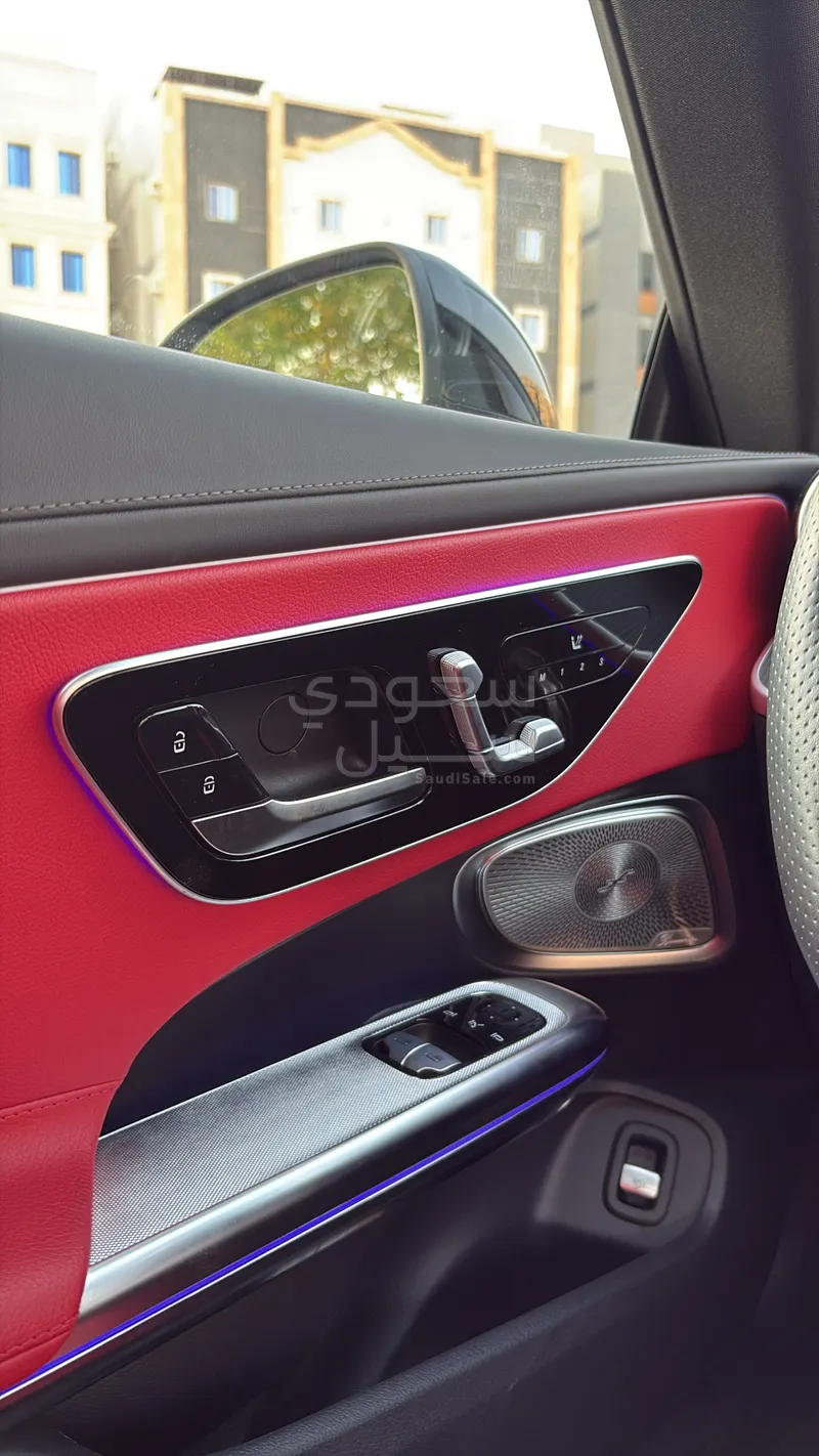 2024 مرسيدس - بنز سي إل إي 300