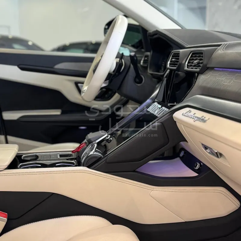 2022 لمبرجيني اوروس