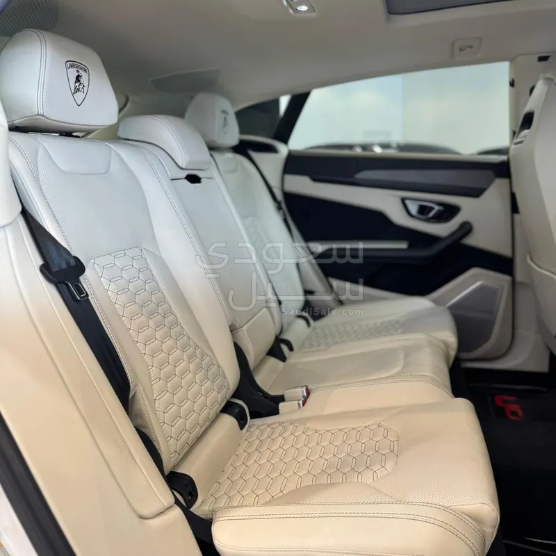 2022 لمبرجيني اوروس