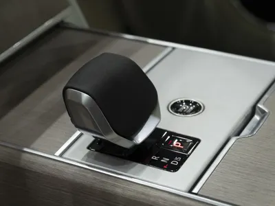 2025 لاند روفر رينج روفر اتش اس اي