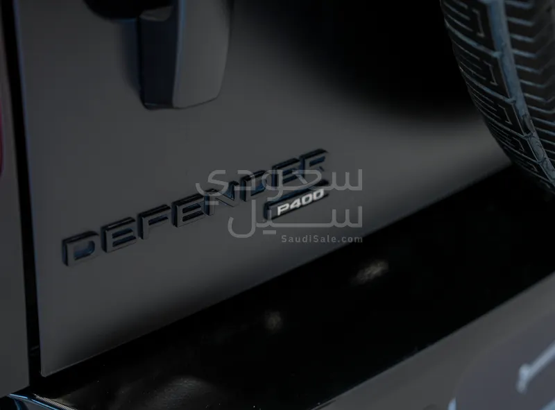 2022 لاند روفر ديفيندر اتش اس اي