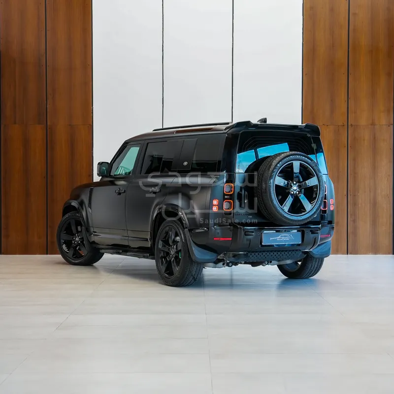 2022 لاند روفر ديفيندر اتش اس اي